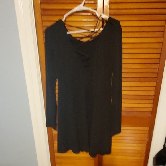 Ladies dress - Picture 2 of 3